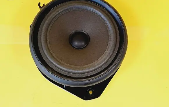 Audi A4 S4 B6 8E 8H Front door speaker 8E0035411