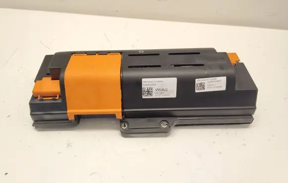 Volkswagen PASSAT B8 Charging relay 3Q0915250F