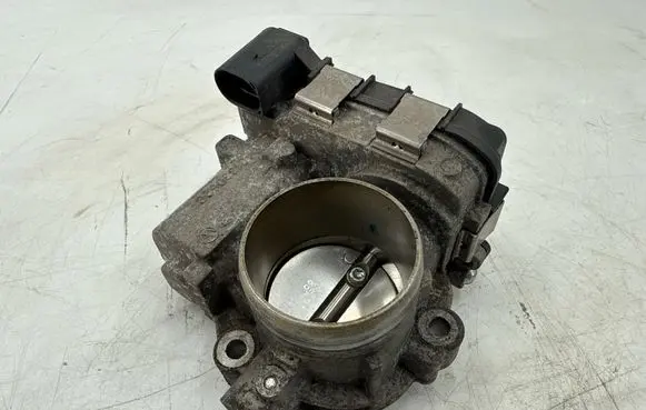 Volkswagen T-Cross Throttle body valve 04C133062C
