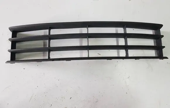 Skoda Octavia Mk2 (1Z) Front bumper lower grill 