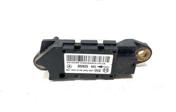 Mercedes-Benz CLS C219 Airbag deployment crash/impact sensor 0018209126 001820912606 302625002