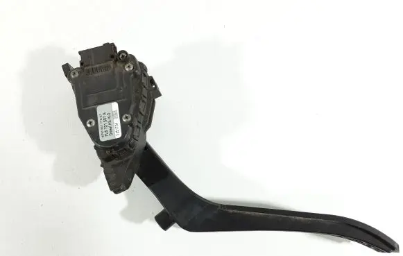 Volkswagen Touareg I Accelerator throttle pedal 7L6721507A 6PV00777027