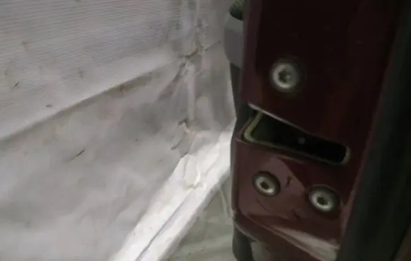 Suzuki Grand Vitara II Front door lock