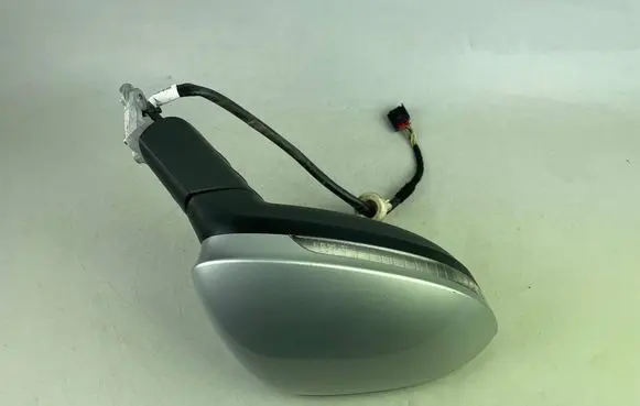 Volkswagen Golf VIII Front door electric wing mirror E1041551