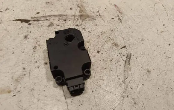 Mercedes-Benz CLA C117 X117 W117 Air flap motor/actuator CZ1139300857