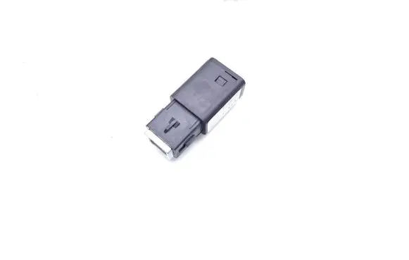 Peugeot 2008 II USB socket connector 98217039DX 9824334377