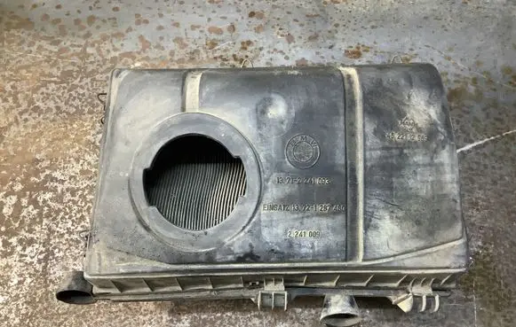 BMW 3 E30 Air filter box 13712241093 2241009 13721287480