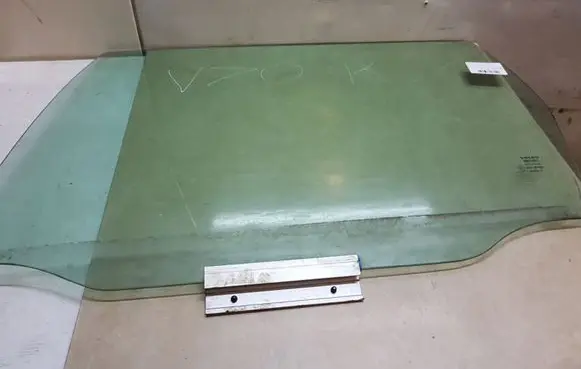 Volvo V70 Rear door window glass