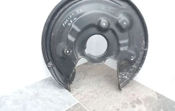 Volkswagen PASSAT B6 Rear brake disc plate dust cover 3C0615612H