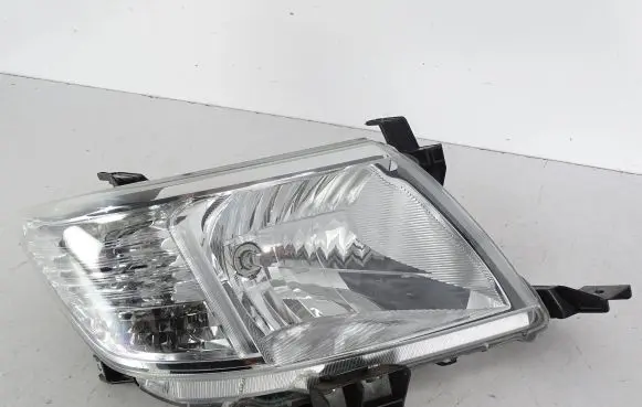 Toyota Hilux (AN10, AN20, AN30) Headlight/headlamp