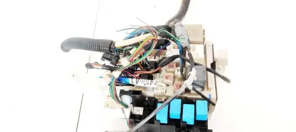 Toyota RAV 4 (XA30) Fuse box set 8273042010 82730-42010