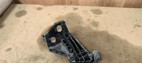 Mercedes-Benz C W205 Radiator mount bracket A2055014420
