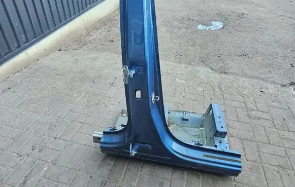 Volvo XC40 Pillar (middle) 32310035