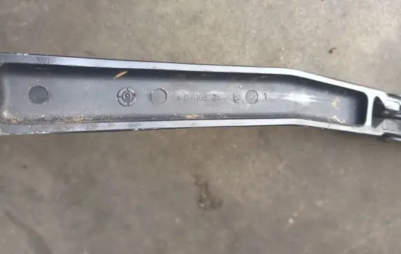 Nissan Primera Front wiper blade arm 183259