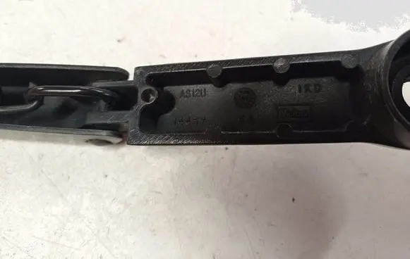 Citroen C4 Grand Picasso Front wiper blade arm