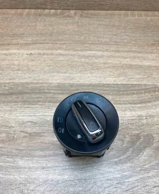 Volkswagen Golf IV Light switch 1C0941531A