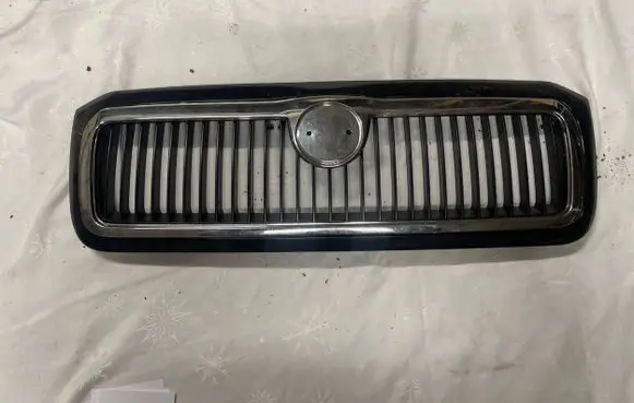 Skoda Fabia Mk1 (6Y) Front bumper upper radiator grill