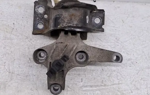 Renault Captur Engine mount bracket 112845638R
