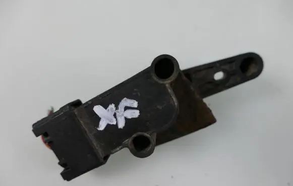 Jaguar XF Front air suspension height level sensor 8W83-3C279-BE