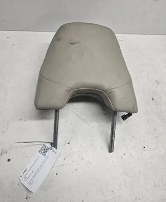 Volvo S60 Front seat headrest 1234