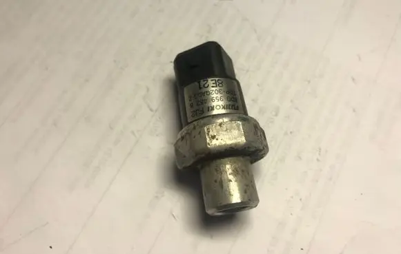 Air conditioning (A/C) pressure sensor