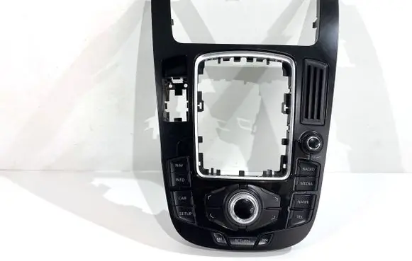 Head unit multimedia control