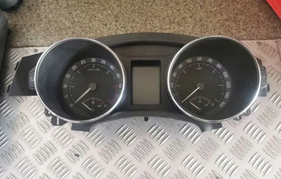 Skoda Superb B6 (3T) Speedometer (instrument cluster) 3T2920911K
