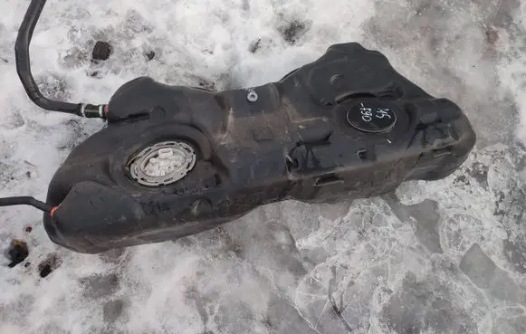 BMW M5 F90 Fuel tank 16118094108