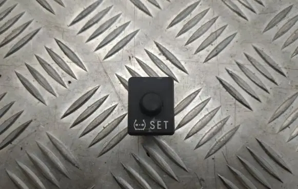 Lexus IS III XE30 Other switches/knobs/shifts 15A257