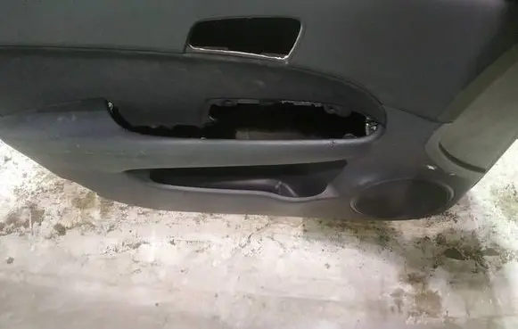 Hyundai i30 Front door card panel trim