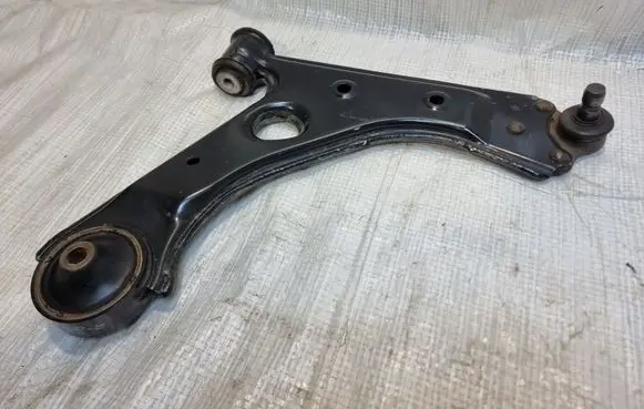 Opel Corsa E Front control arm 