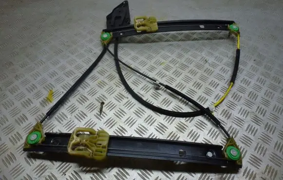 Front window lifting mechanism without motor