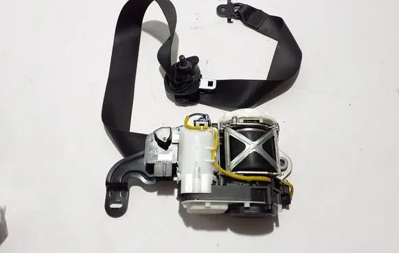 BMW 5 G30 G31 Front seatbelt 7430122