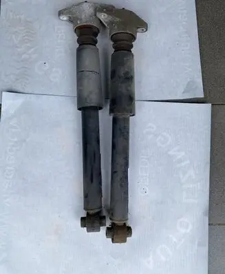 Hyundai Genesis Rear shock absorber/damper 553112M200