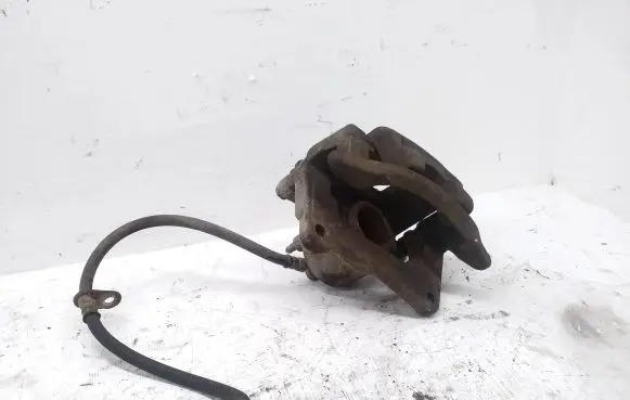 Toyota Corolla Verso E121 Front brake caliper