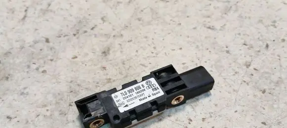 Volkswagen Touareg I Airbag deployment crash/impact sensor 7L0909606B 0232K2B7GRPT 204101180208