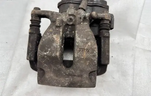 Mercedes-Benz GL X166 Rear brake caliper 32352564