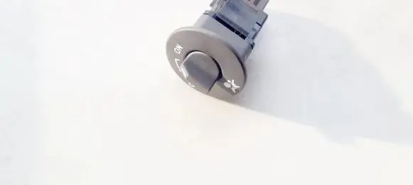 Renault Megane III Passenger airbag on/off switch 8200169589d