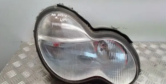 Mercedes-Benz C W203 Headlight/headlamp A2038200261 0301166202