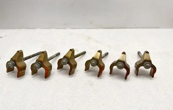 BMW 5 F10 F11 Fuel Injector clamp holder 46446A