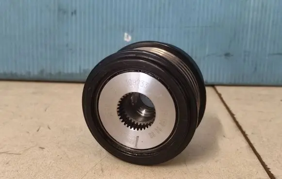Mercedes-Benz GLA H247 Alternator pulley A1391500000
