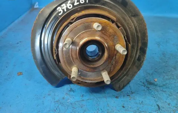 Jeep Grand Cherokee Rear wheel hub spindle/knuckle 68253397AB