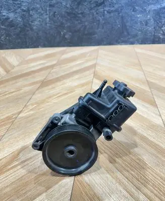 Mercedes-Benz E W212 Power steering pump A0064664701 7693900514