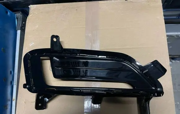 Hyundai Tucson TL Front bumper lower grill 86526D7520 AG140PM04