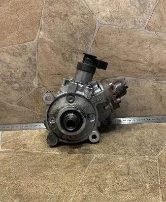 Mercedes-Benz E W213 Fuel injection high pressure pump A6540700001