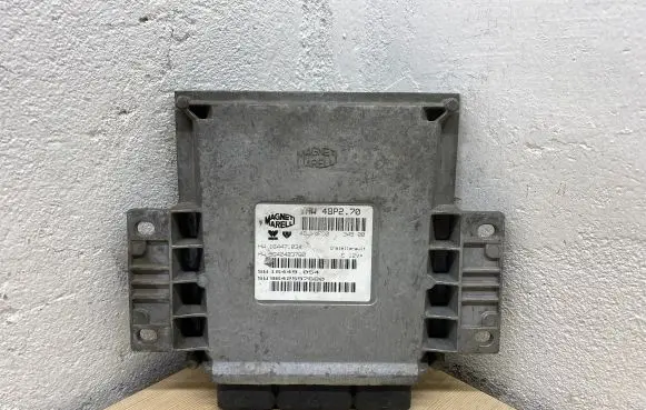 Peugeot 206 Engine control unit/module 9642423780 16447034 9642597680