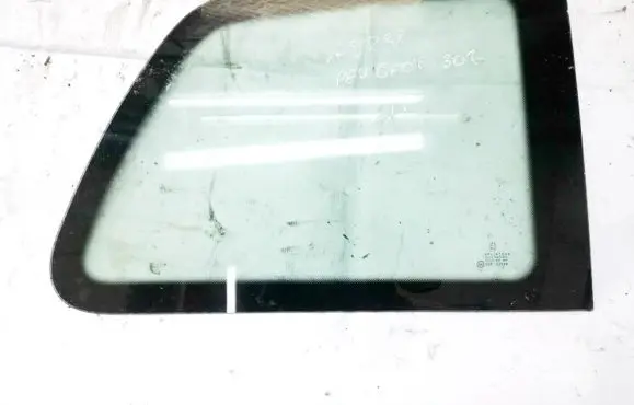 Peugeot 307 Rear side window 