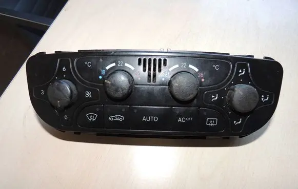 Mercedes-Benz C W203 Climate control unit A2098300085