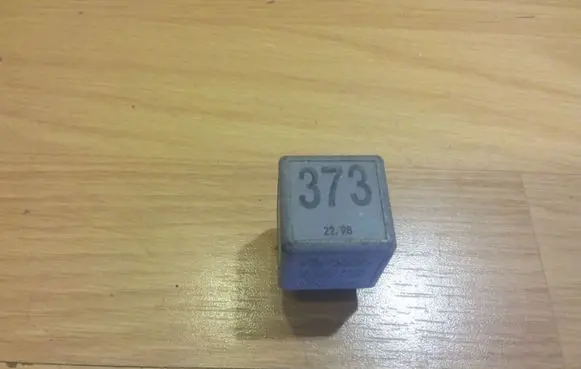 Audi A8 S8 D2 4D Other relay 8D0951253A 373