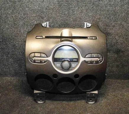 Radio/GPS head unit trim